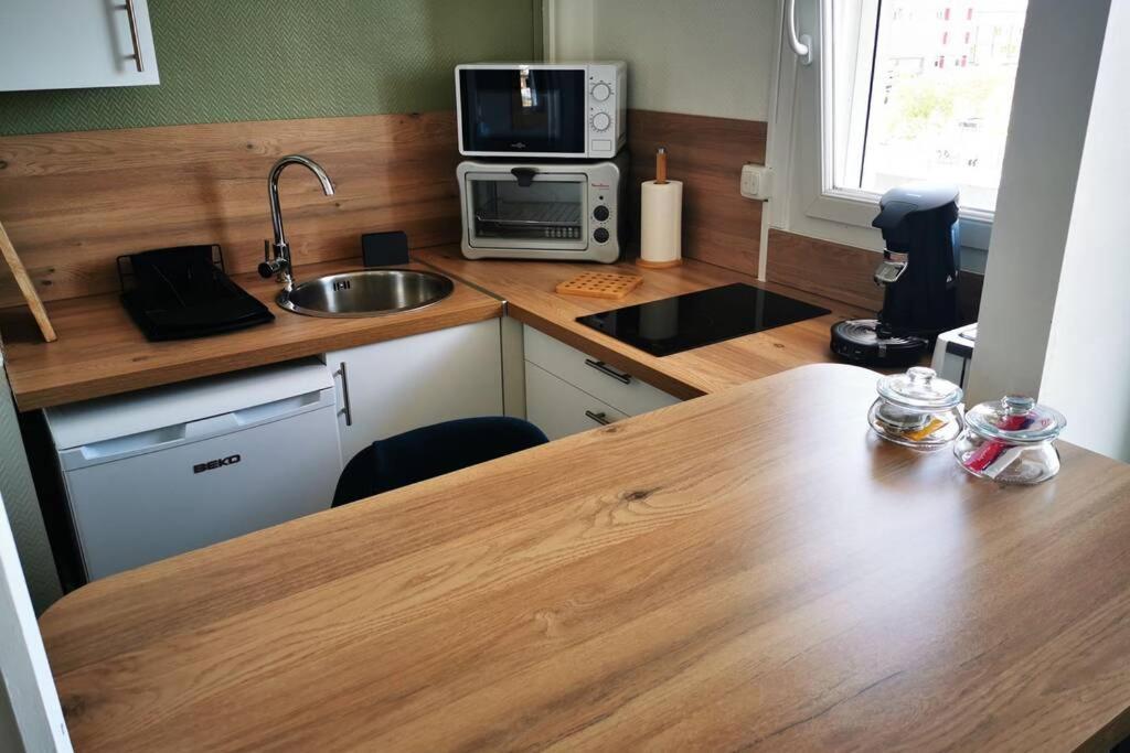 Le Smile Apartment Calais Bagian luar foto