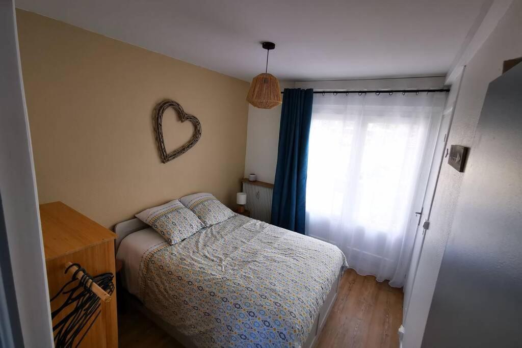 Le Smile Apartment Calais Bagian luar foto